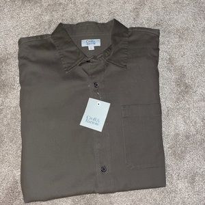 NWT- men’s long sleeve button down shirt